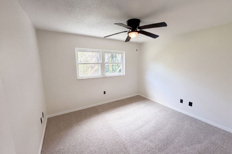 Photo 12 of 28 of 1148 Wentworth Cir, Rockledge, FL