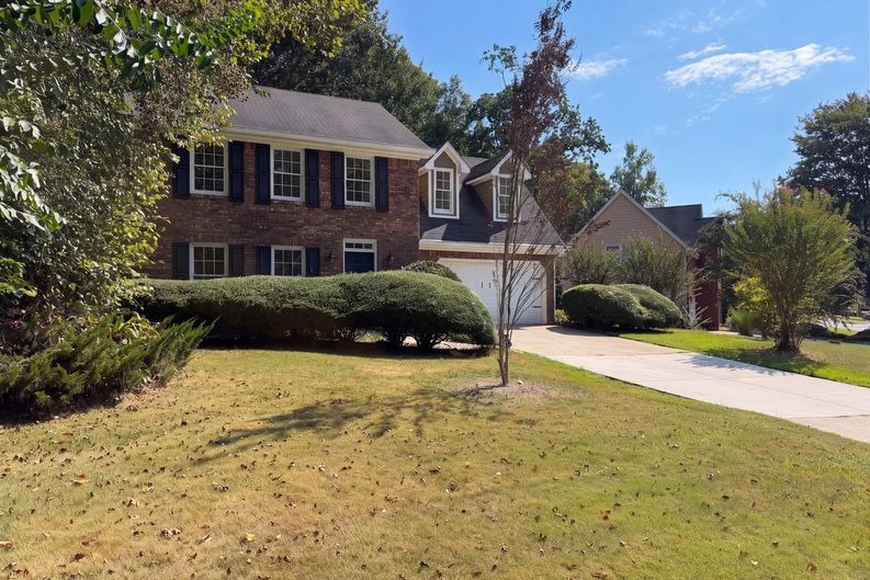 Photo 24 of 29 of 3108 Rock Creek Dr, Rex, GA