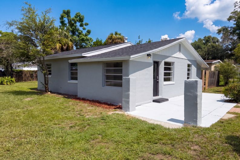 Photo 12 of 16 of 2406 E Curtis St, Tampa, FL