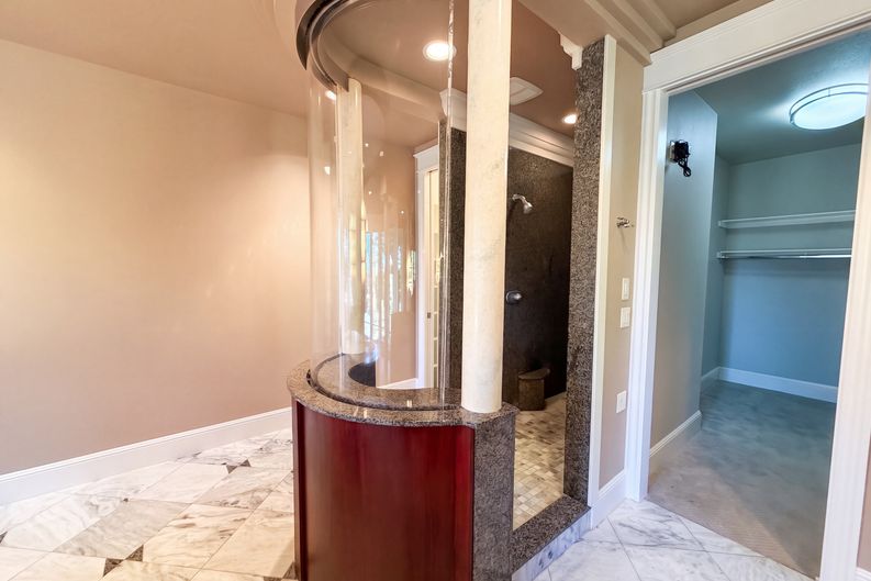 Photo 12 of 56 of 17695 S Fieldstone Ct, Oregon City, OR