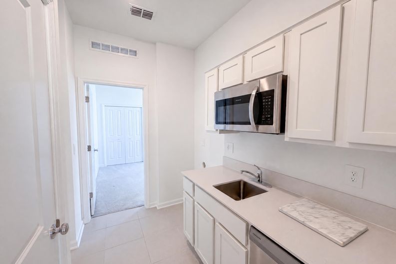 Photo 16 of 20 of 1520 Redwood Ln, Haines City, FL
