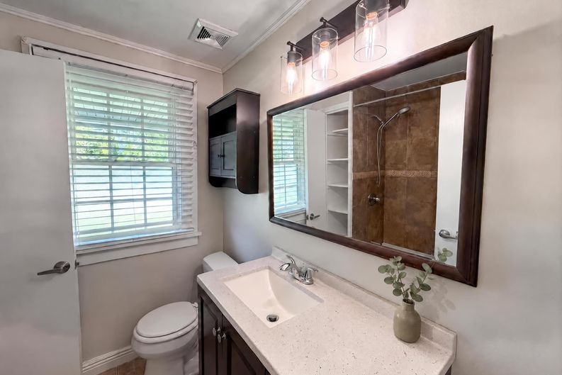 Photo 6 of 31 of 23691 Redfern Rd, Columbia Station, OH