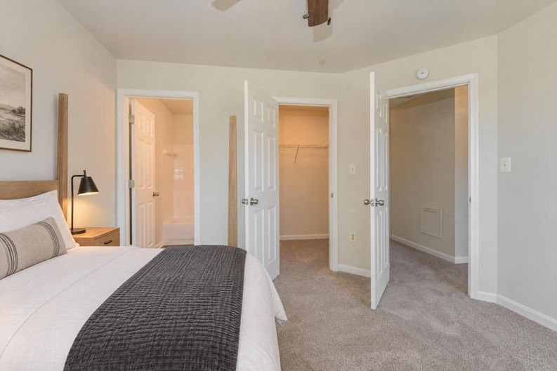 Photo 11 of 21 of 2710 Stanton Rd SE, Washington, DC