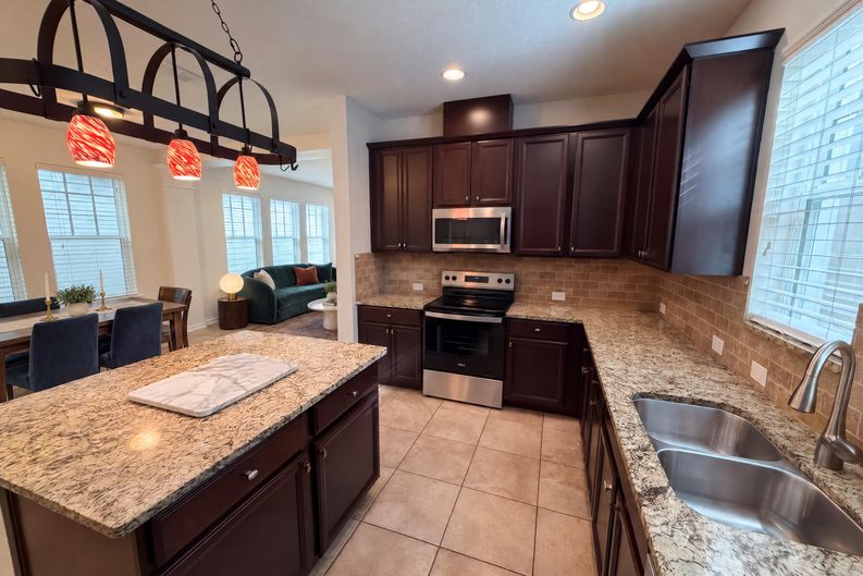 Photo 8 of 39 of 8231 Laureate Blvd, Orlando, FL