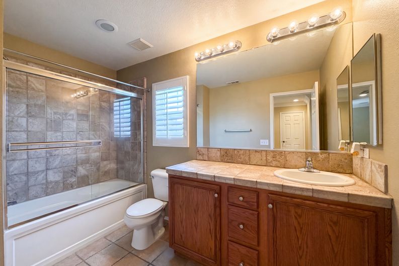 Photo 6 of 26 of 29202 Cowboy Ct, Valencia, CA