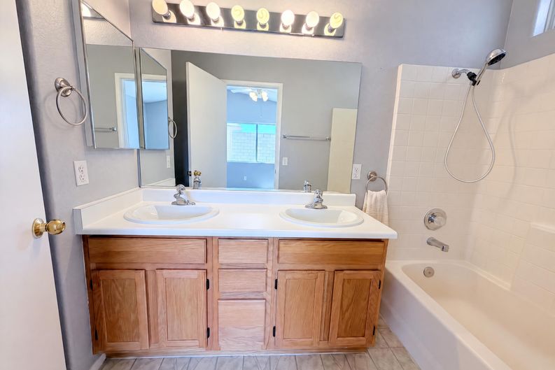 Photo 21 of 33 of 9121 Indian Breeze Dr, Las Vegas, NV