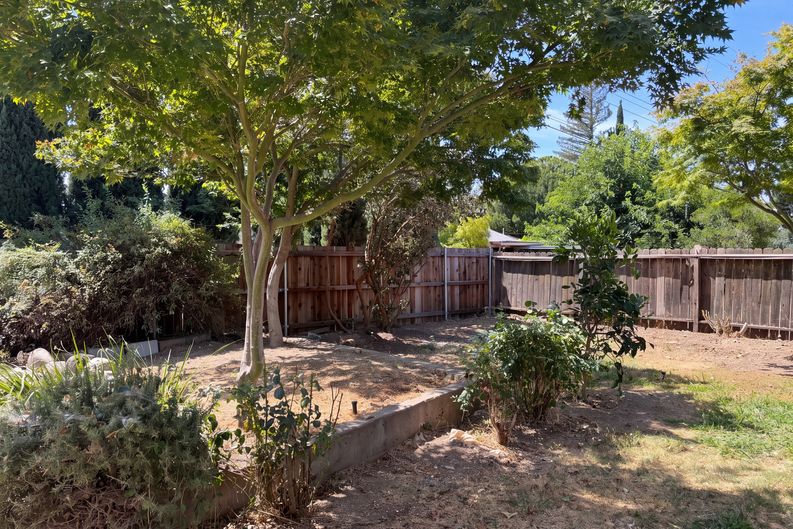 Photo 40 of 41 of 7007 Ursa Pkwy, Sacramento, CA