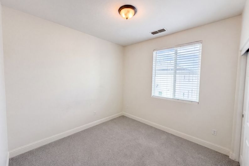 Photo 12 of 31 of 3127 Madsen St, Hayward, CA
