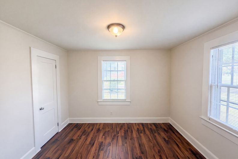 Photo 6 of 15 of 920 Elm St, Burlington, NC