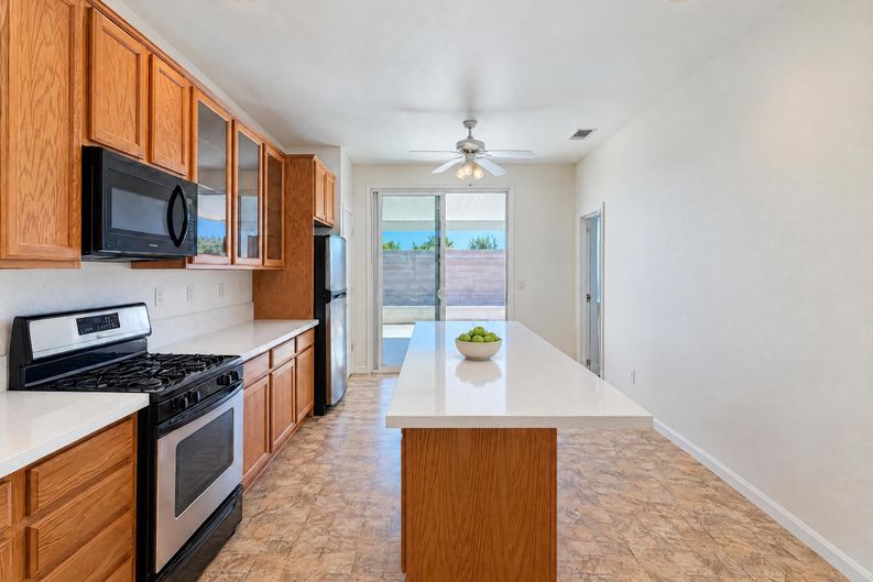 Photo 6 of 22 of 8888 Billfish Way, Sacramento, CA