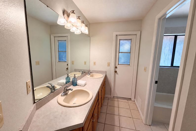 Photo 13 of 19 of 332 Sprucewood Rd, Lake Mary, FL