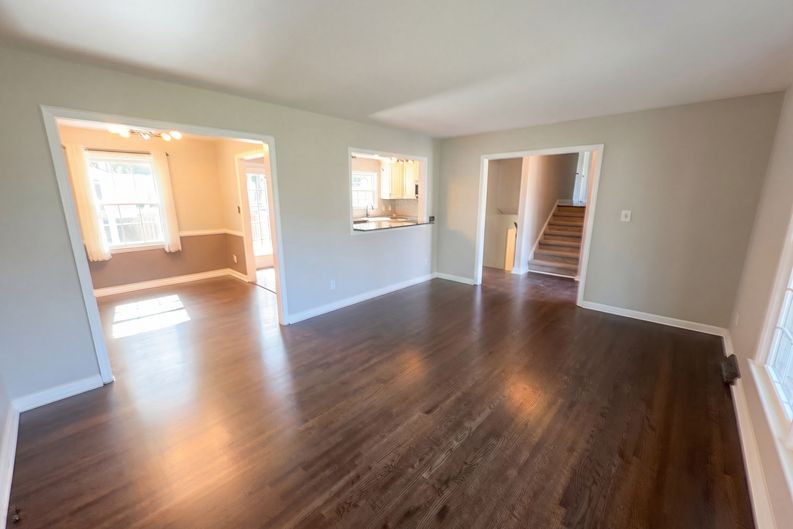 Photo 7 of 31 of 7700 Meadowdale Ln, Charlotte, NC