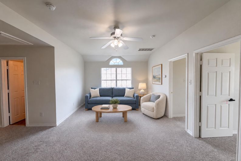 Photo 6 of 28 of 5821 Starboardway Dr, Fort Worth, TX