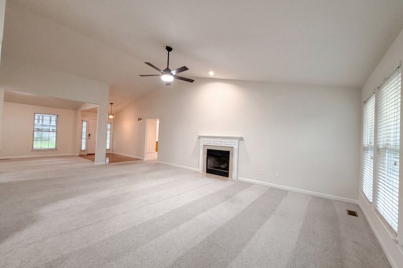 Photo 3 of 26 of 2212 Harborside Dr, DARDENNE PRAIRIE, MO