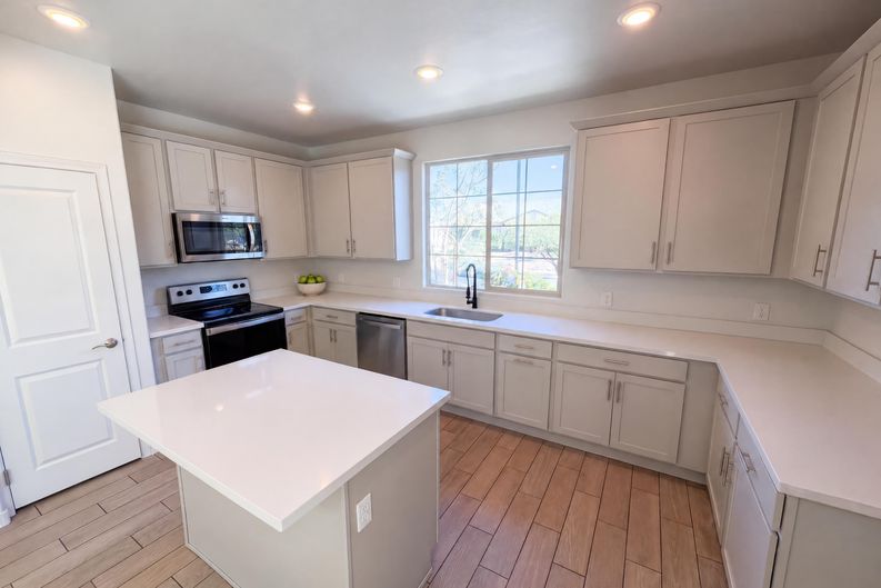Photo 6 of 46 of 15237 W Sherman St, Goodyear, AZ