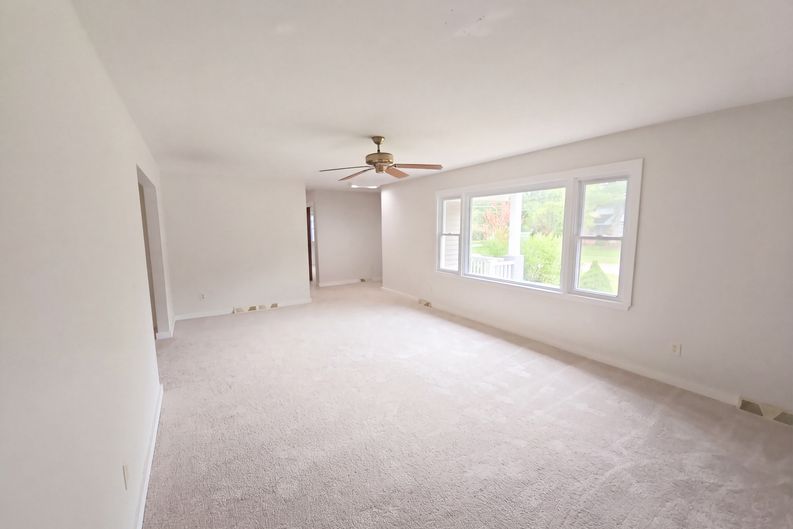 Photo 16 of 50 of 211 Roshon Dr, Medina, OH