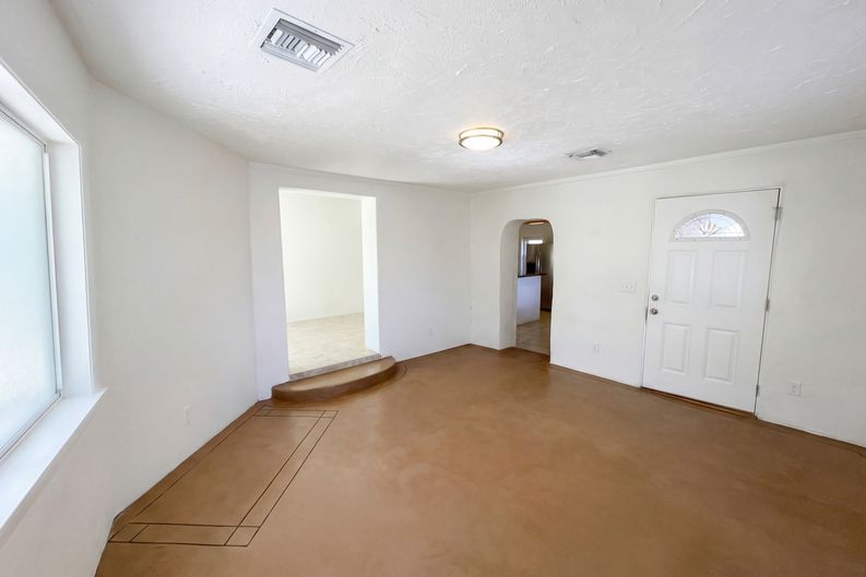 Photo 8 of 21 of 643 N Catalina Ave, Tucson, AZ