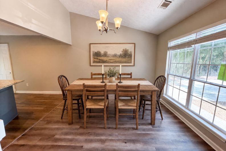 Photo 6 of 19 of 5067 Redan Rd, Stone Mountain, GA