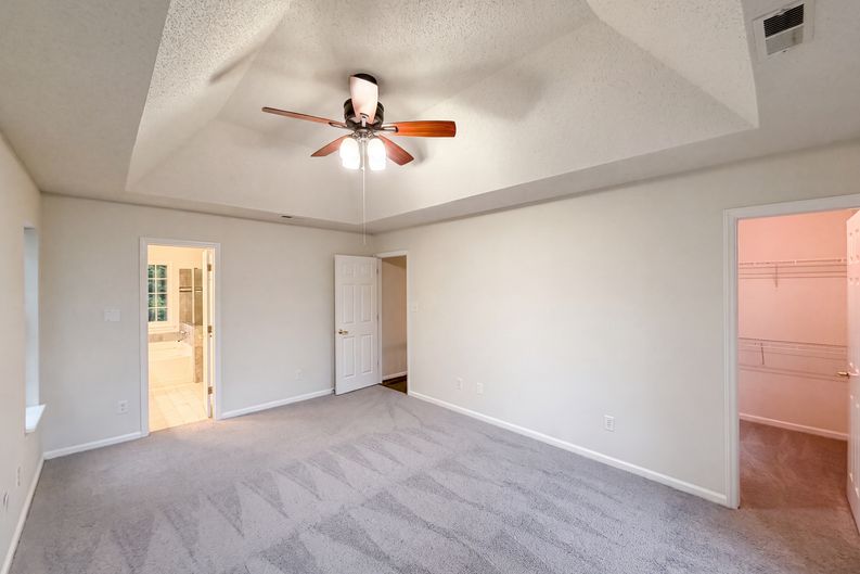 Photo 3 of 35 of 3737 Winterberry Ct NW, Concord, NC
