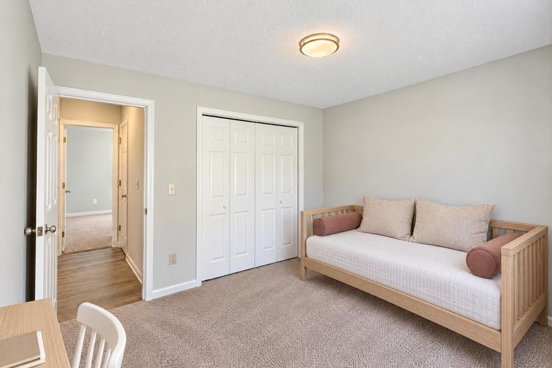 Photo 15 of 26 of 8619 Foxridge Dr, Winston, GA