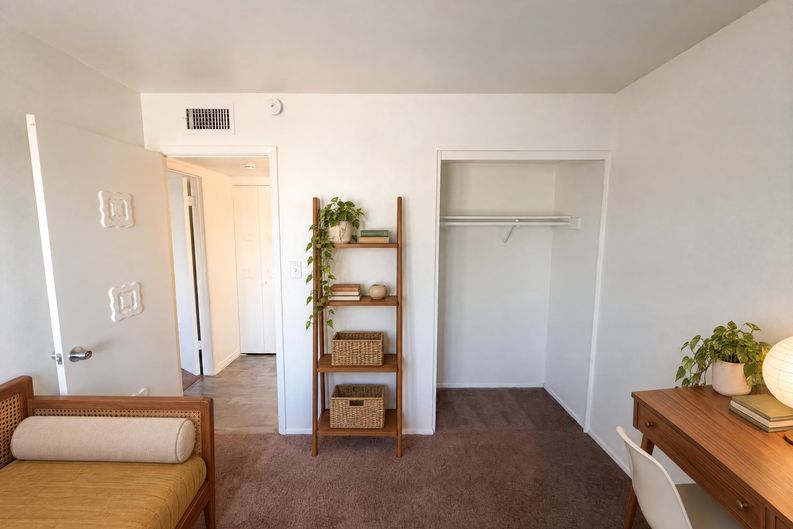 Photo 11 of 15 of 8446 N 34th Dr, Phoenix, AZ