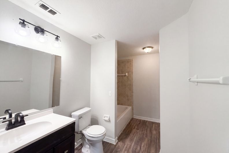 Photo 14 of 20 of 705 5th St, Wildwood, FL