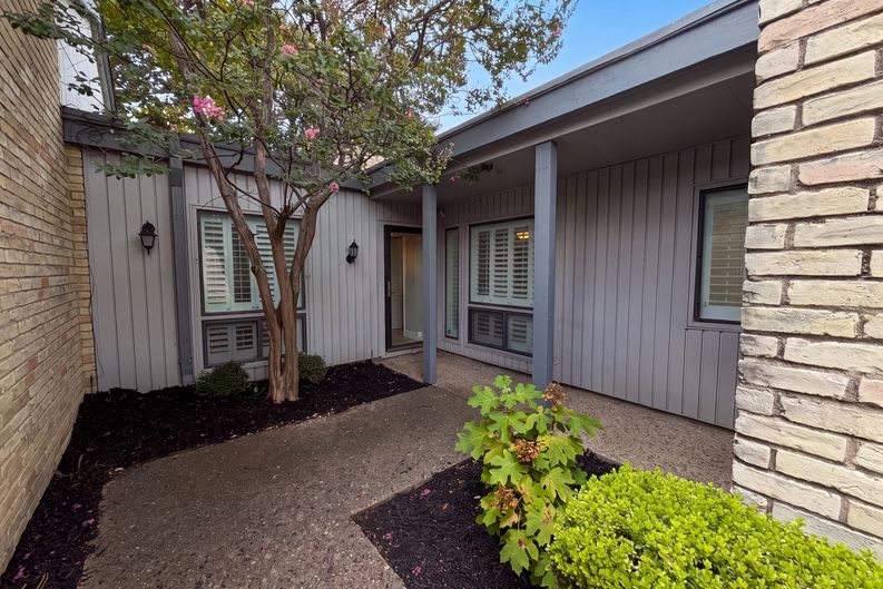 Photo 16 of 17 of 6302 Elder Grove Dr, Dallas, TX