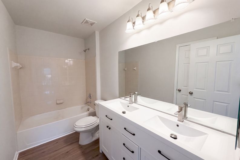Photo 12 of 24 of 5108 Griffendale Ln, Upper Marlboro, MD