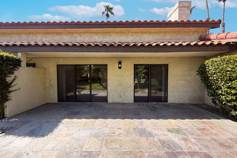 Photo 5 of 38 of 120 Willow Lake Dr, Palm Desert, CA