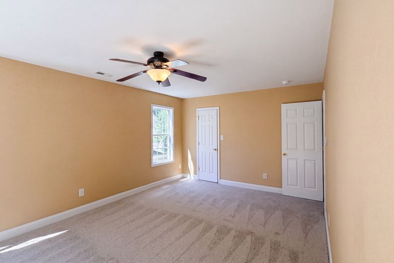 Photo 17 of 23 of 1750 Wilburn Park Ln NW, Charlotte, NC