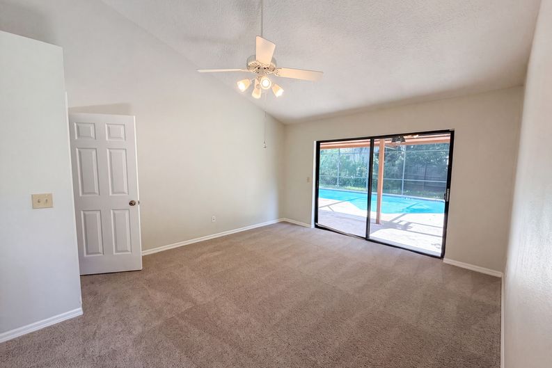 Photo 4 of 19 of 332 Sprucewood Rd, Lake Mary, FL