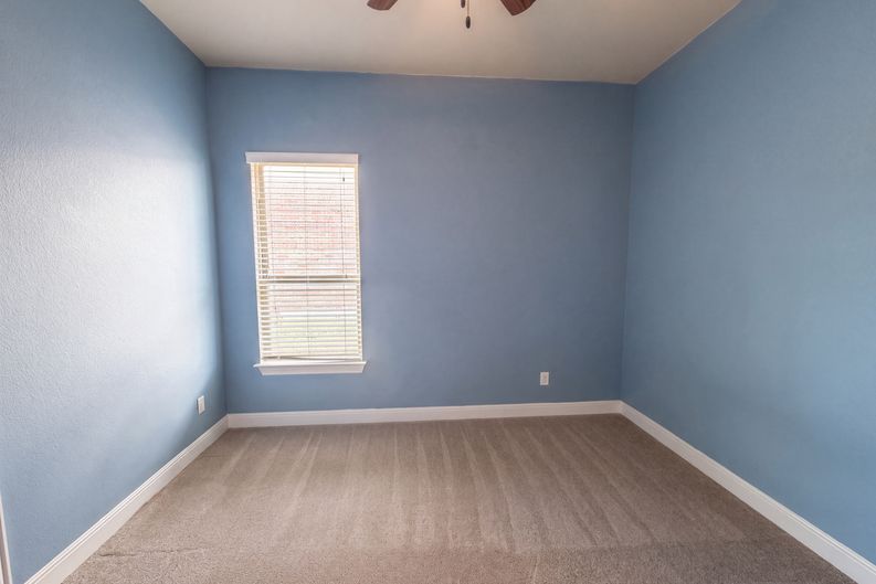Photo 10 of 21 of 122 Bluehaw Dr, Georgetown, TX