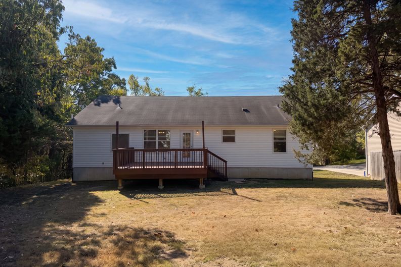 Photo 5 of 23 of 897 Stone Gate Dr, De Soto, MO