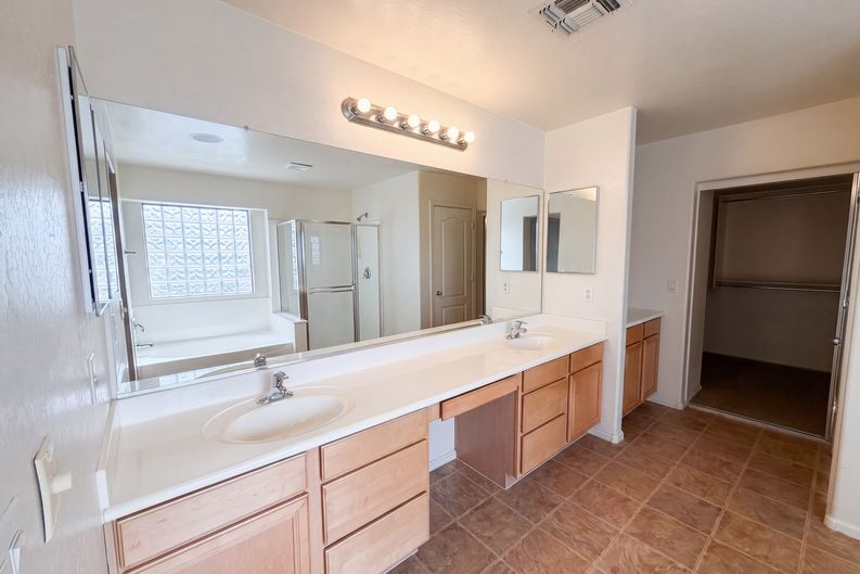 Photo 6 of 40 of 2993 S 160th Ln, Goodyear, AZ
