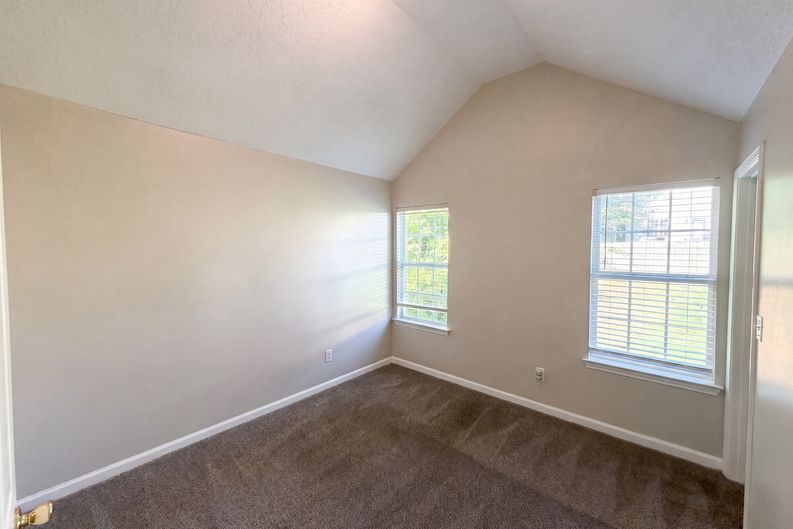 Photo 10 of 26 of 3045 Stonebridge Creek Dr, Lithonia, GA