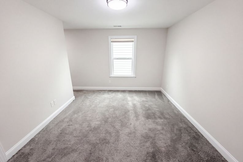 Photo 21 of 36 of 6109 Balham Ct, Charlotte, NC