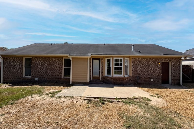 Photo 5 of 17 of 2577 Previs Rd, Fayetteville, NC