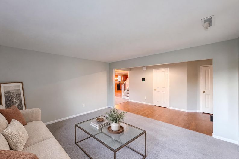 Photo 10 of 23 of 10605 Dunes Ct, Indianapolis, IN