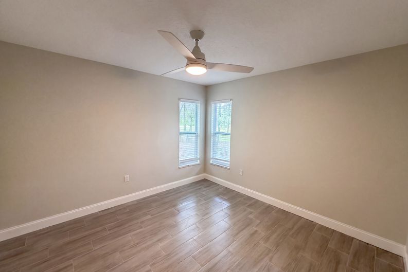 Photo 6 of 37 of 8165 Ridge Rd, Weeki Wachee, FL