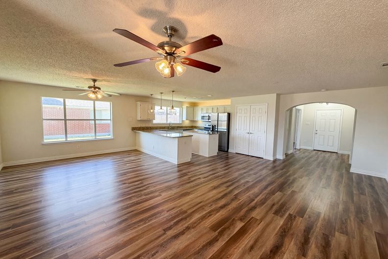 Photo 10 of 30 of 1711 Kennedy Dr, Wylie, TX