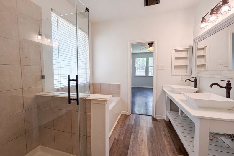 Photo 10 of 23 of 16107 Horseshoe Hill Ct, Cypress, TX