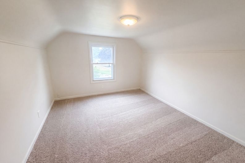 Photo 10 of 20 of 17590 Eastland St, Roseville, MI