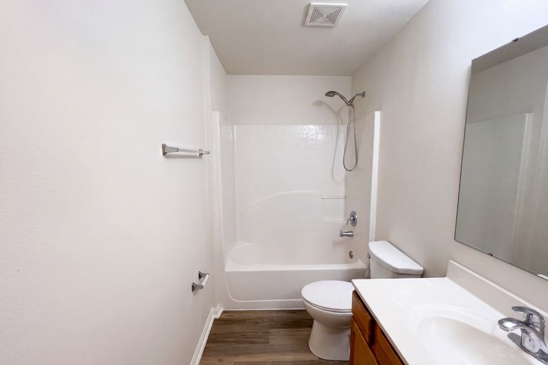 Photo 16 of 25 of 37091 Southern Glen Way, Hilliard, FL