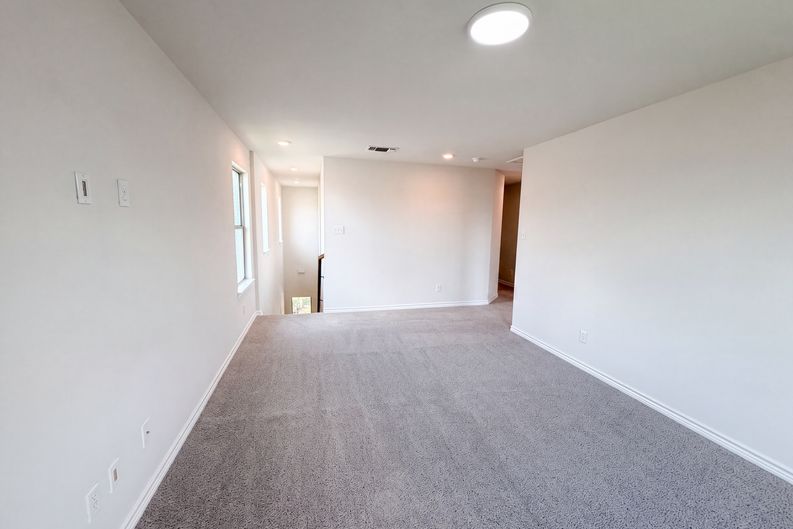 Photo 15 of 21 of 2100 Brandywine Dr, New Braunfels, TX