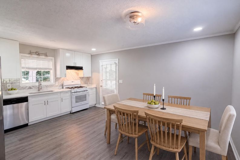 Photo 3 of 17 of 368 Nottingham Way SW, Marietta, GA