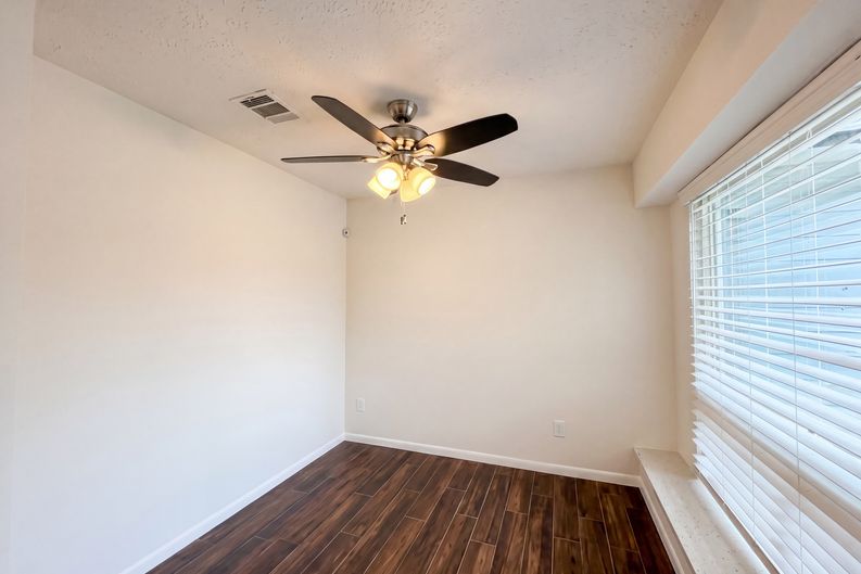 Photo 11 of 18 of 2503 Whispering Springs Dr, Spring, TX