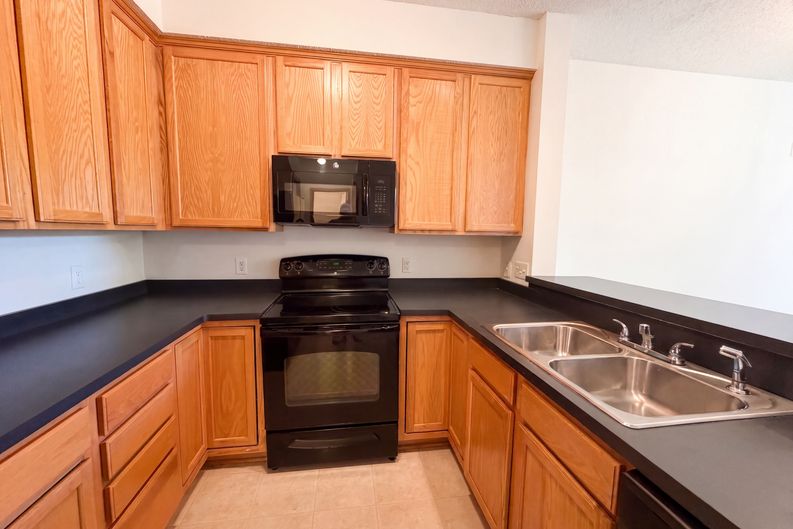 Photo 10 of 25 of 7231 Jewel Ln N, Maple Grove, MN
