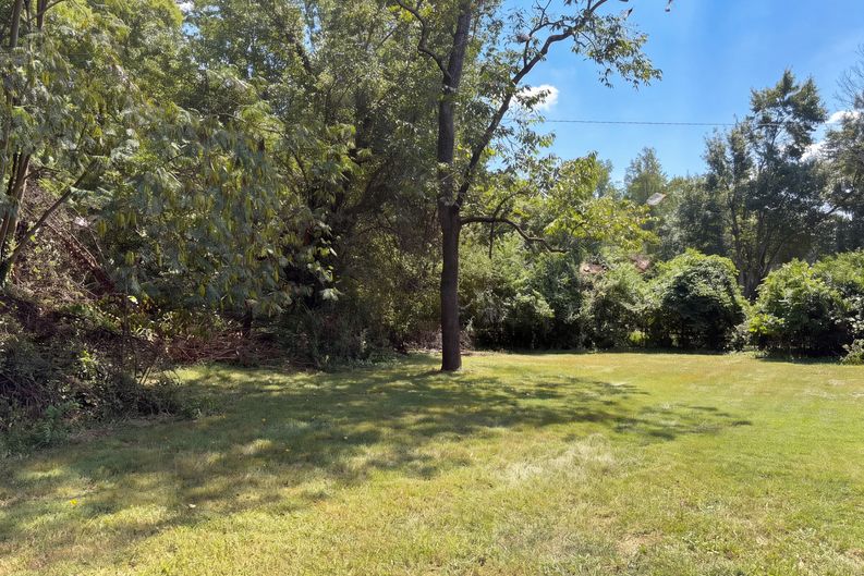 Photo 11 of 41 of 2618 Speas Rd, Winston Salem, NC