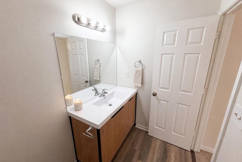 Photo 13 of 18 of 5003 Henson Dr SW, Mableton, GA
