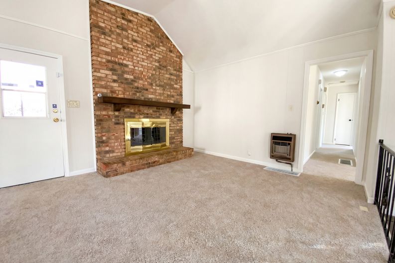 Photo 16 of 22 of 1111 3rd Ln, Pleasant Grove, AL